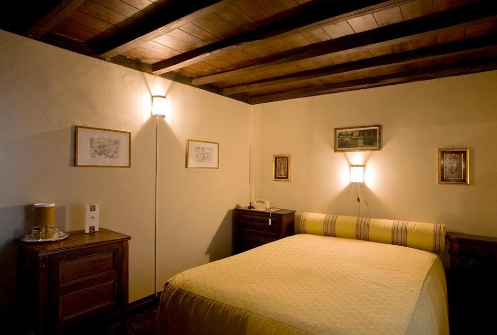 Residenza D'Epoca Eremo Delle Grazie 호텔 몬텔루코 객실 사진